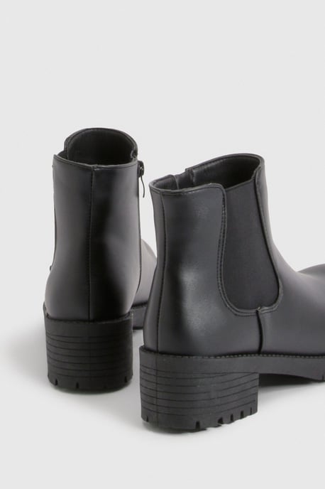 Basic Low Chelsea Boots - Image 4