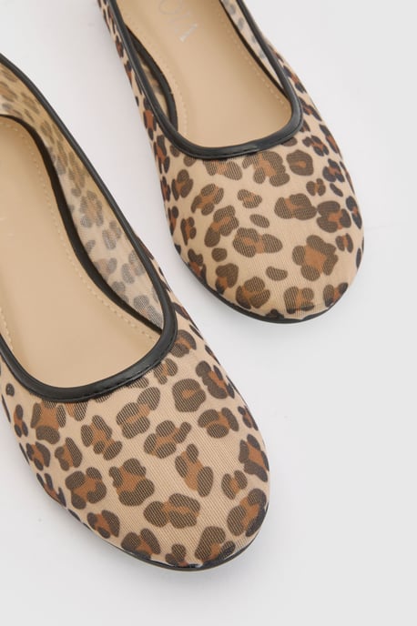 Mesh Leopard Print Ballet Flats - Image 5