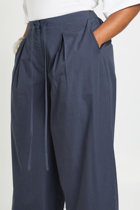 Plus Poplin Barell Leg Trouser - Image 4
