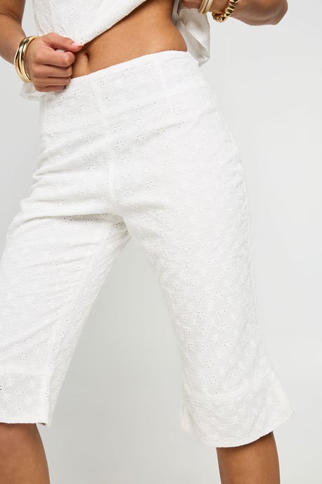 Woven Broderie Capri - Image 4