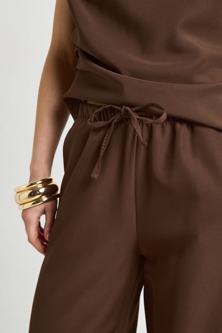 Petite Asymmetric Shoulder Pad Top & Straight Leg Trouser Co-Ord - Image 4
