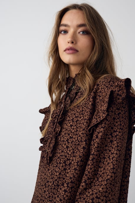 Reno Ruby Ruffle Jurk - Image 4