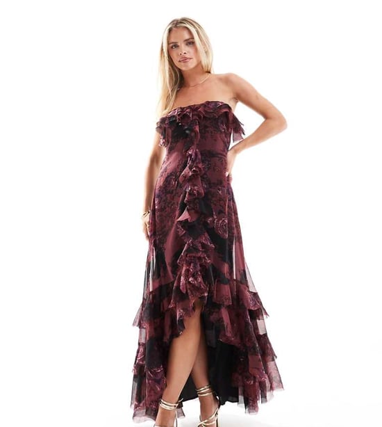 ASOS DESIGN Petite bardot volang avskuren axel maxiklänning i rosa blommönster - Image 1