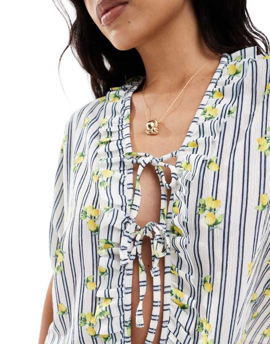 ASOS DESIGN blus med knytframkant och volang i citron- och randig mönster - Image 2