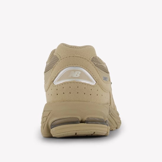 New Balance G2002 unisex sneakers in - Image 5