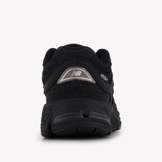 New Balance P2002 unisex sneakers in - Image 4