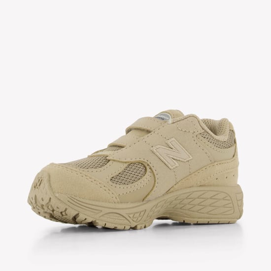 New Balance I2002 unisex sneakers in - Image 5