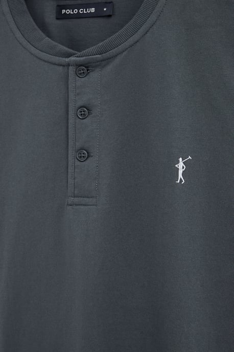 Steengrijs T-shirt met een henley-kraag en geborduurd Rigby Go-logo - Image 3