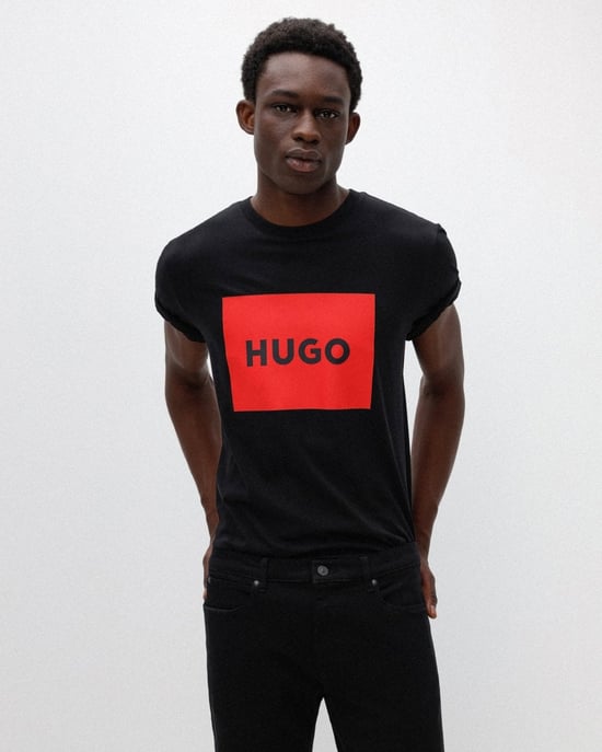 Dulive222 Short Sleeve Crew Neck T-Shirt Logo Detail in Black Regular Fit T-shirt - Image 1