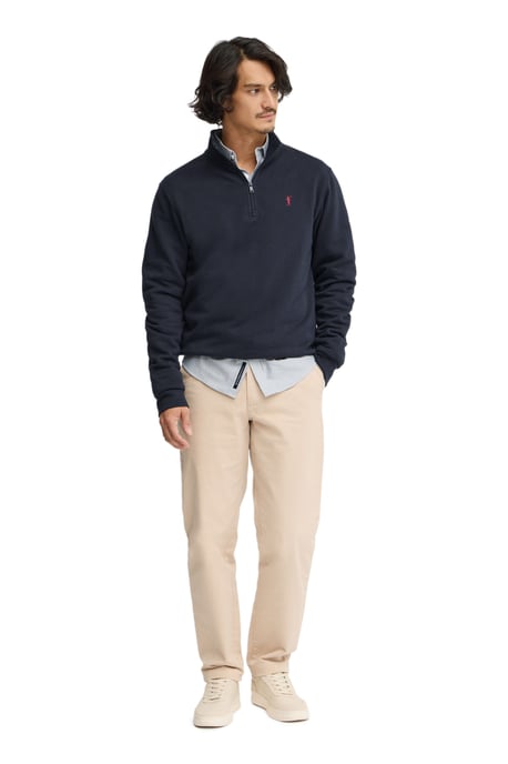 Marineblauwe sweater met opstaande kraag, rits en geborduurd Rigby Go-logo - Image 3