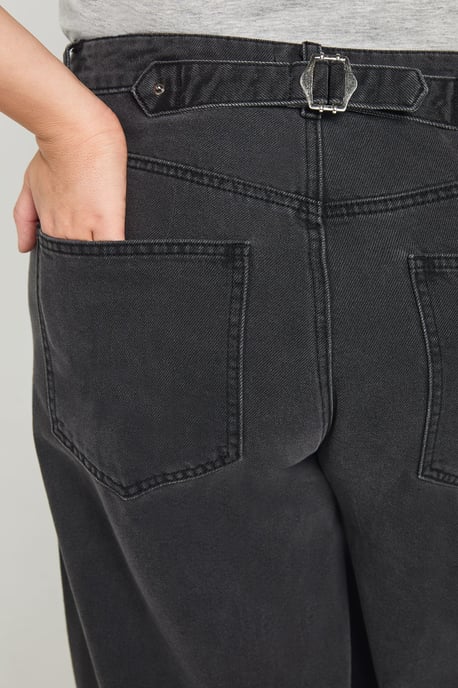 Plus Cinched Waist Loose Fit Jeans With Adjuster - Image 4