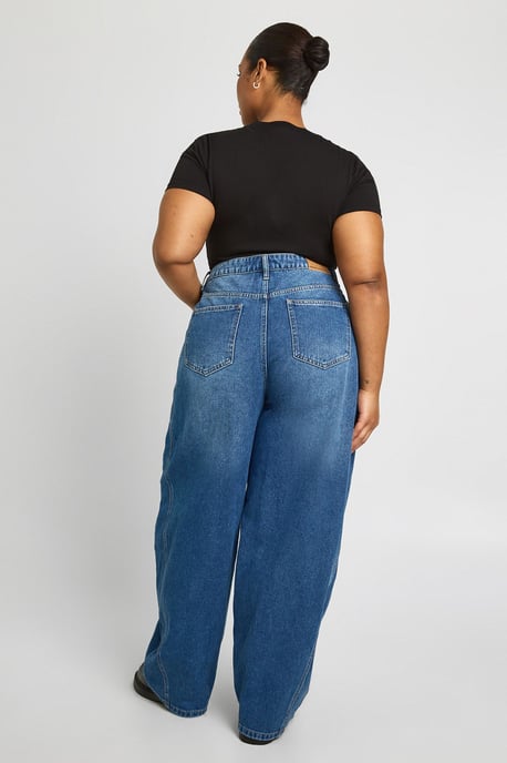 Plus Mid Waist Twisted Seam Barrel Leg Jean - Image 2