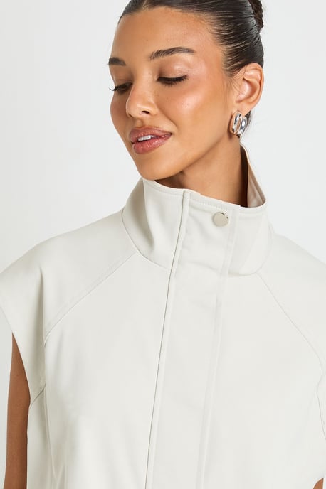 Funnel Neck Zip Through Gilet - Image 4