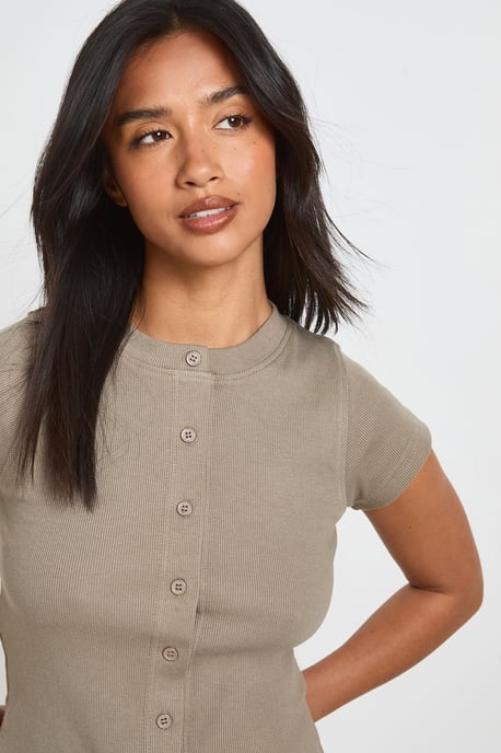 Petite Ribbed Button Through Cap Sleeve Top And Short Tracksuit - Image 4