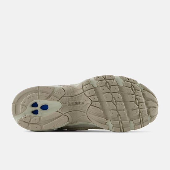 New Balance 740 beige unisex sneaker - Image 3