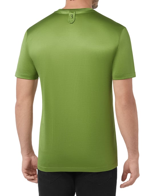 T-shirt med V-ringning och vapenmärke - Image 3