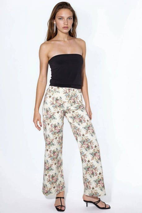 Bärlös Stickad Crop Top - Image 4