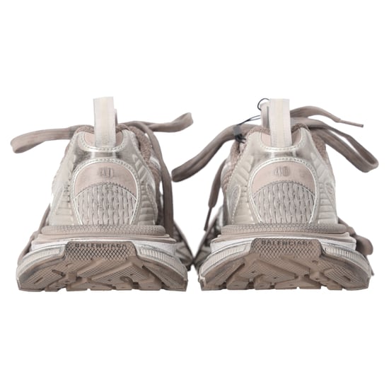 Balenciaga sneakers maat 3XL met een verwassen look in beige polyester - Image 3