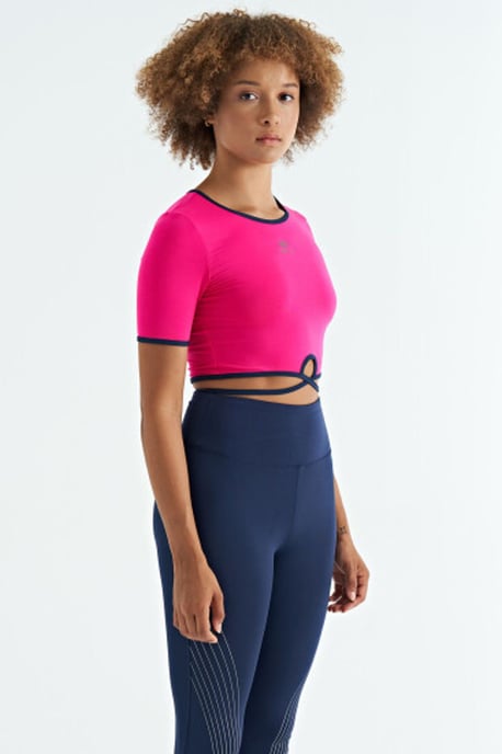 Elastisk Croppad T-Shirt med Rund Halsringning - Image 3