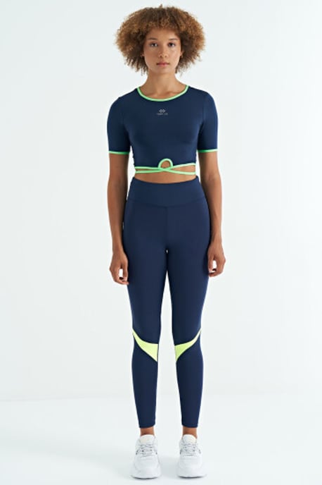 Elastic Crop T-Shirt with Crew Neck - Image 3