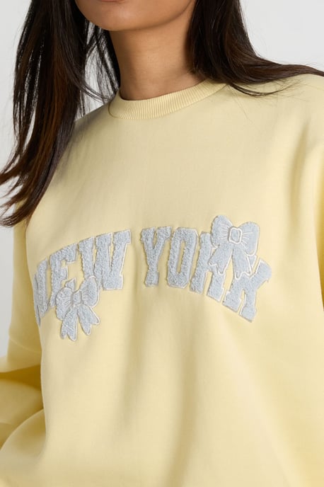 New York Bow Applique Crew Neck Sweatshirt Short Tracksuit - Image 3