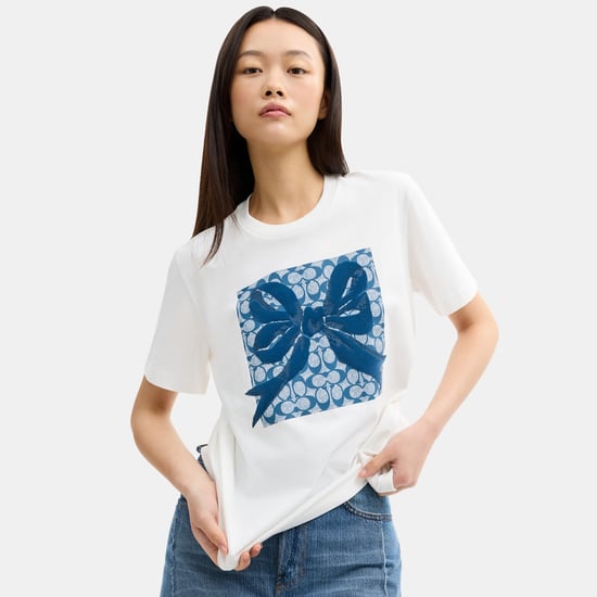 Signature Square Bow Classic T-Shirt In Organic Cotton - Image 4