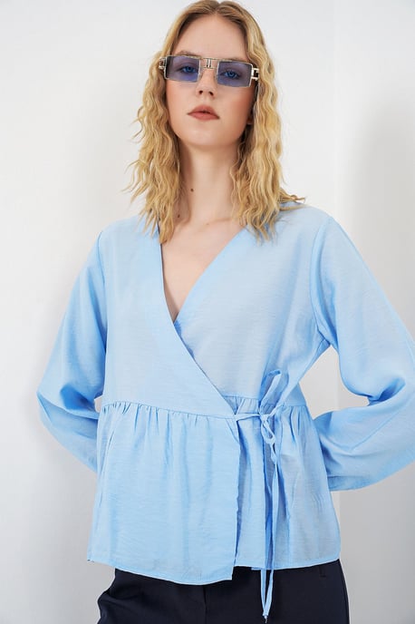V-hals Blouse met Strikdetails in Crepe - Image 3