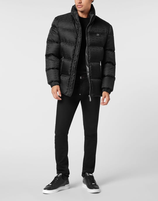Kort nylonjacka med monogrammotiv - Image 4