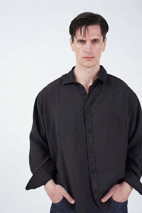 Oversized långärmad skjorta med knappar - Image 4