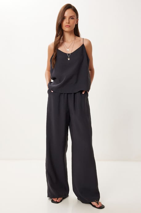 V-Neck Sleeveless Two-Piece Coord Set with Wide Leg Pants - Image 2