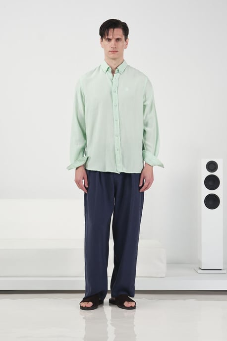 Herr Regular Fit Knappkrage Enfärgad Tencel Skjorta - Image 2