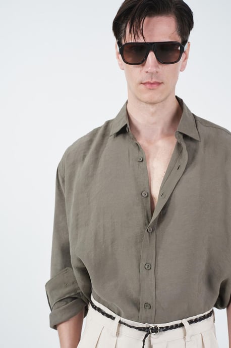 Oversized knäppskjorta med långa ärmar - Image 2