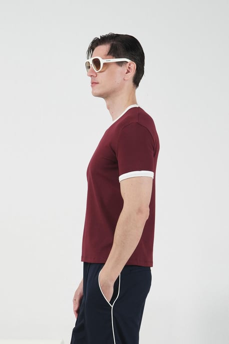 Slim Fit T-shirt med rund hals och kontrastband - Image 2