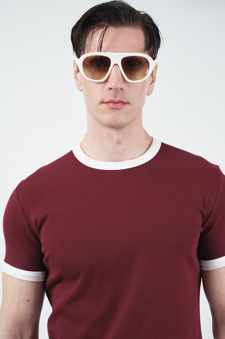 Slim Fit T-shirt med rund hals och kontrastband - Image 4
