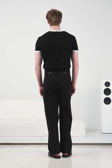Basic Crew Neck T-Shirt with Contrast Binding - Image 3
