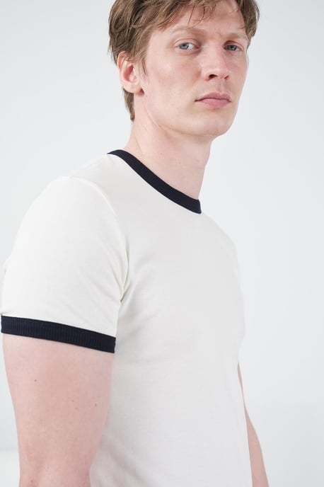 Color Blocked Crew Neck T-Shirt with Contrast Binding - Image 3