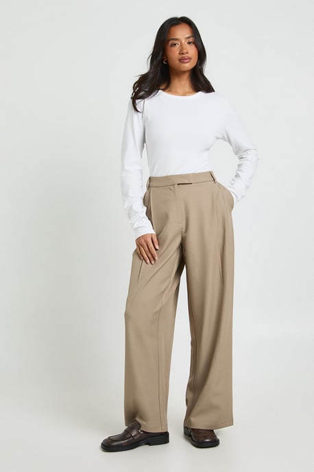 Petite Boohoo Basics Tailored Wide Leg Trouser - Image 3