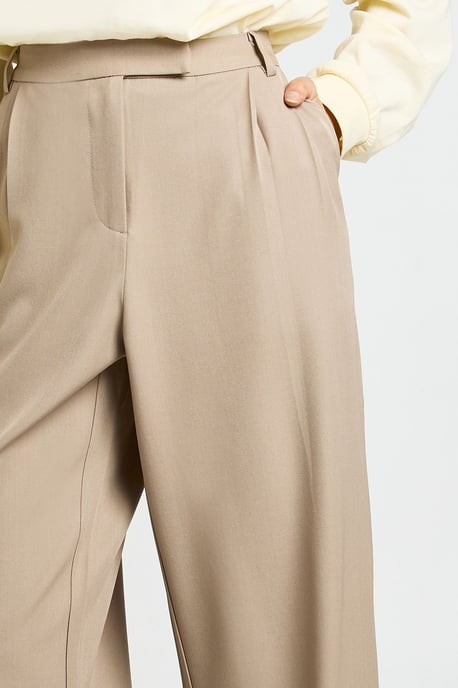 Tall Boohoo Basics Tailored Wide Leg Trouser - Image 4