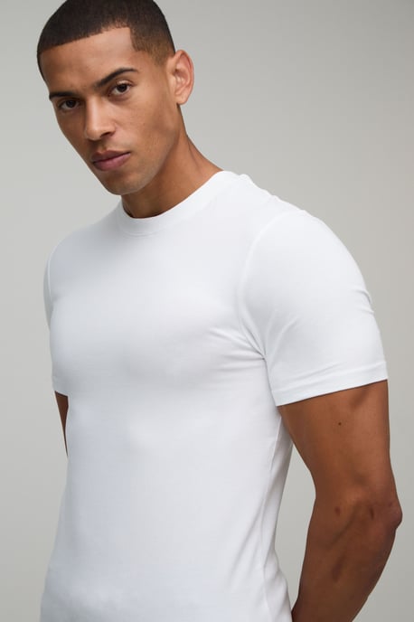 Muscle FIt Essential T-shirt - Image 3