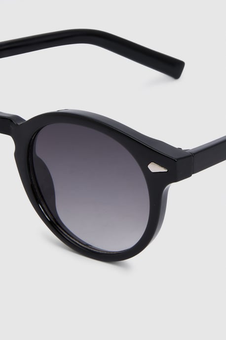 Black Round Sunglasses - Image 4