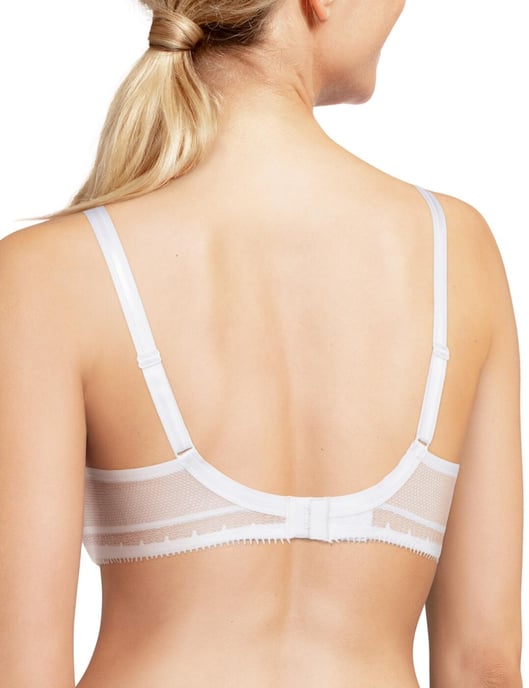 C15F70 Chantelle Day to Night Plunge Spacer Bra - Image 5