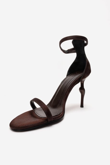 Yelena Pump met Enkelbandje en Stilettohak - Image 6