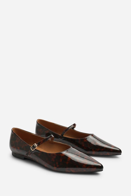 Wheres That From Womens Novalee Pointed Toe Mary Jane Front Strap Ballet Flats in Tortoise Patent - Image 4