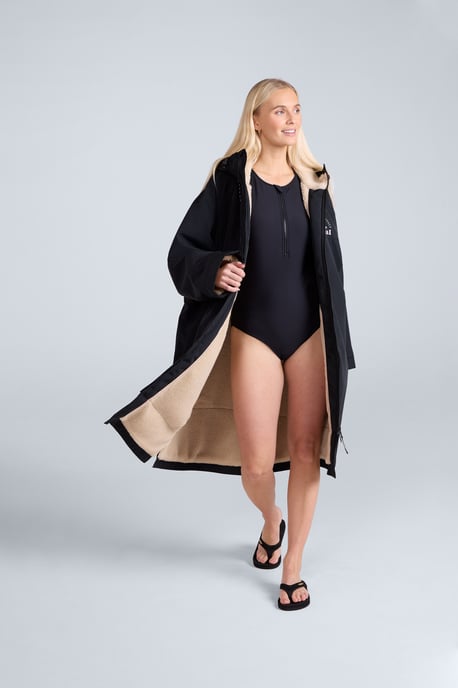 'Hazey' Women's Changing Robe with Pockets Waterproof Summer Beach Parka Black - Image 3