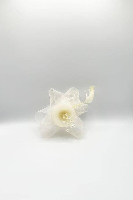 Rosette Faux Pearl & Polka Veil Feather Fascinator in Cream - Image 2