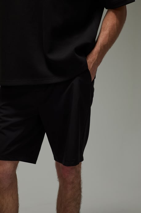Active Loose Fit 8.5inch Golf Short - Image 3
