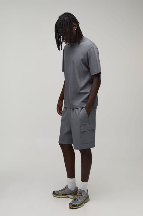 Relaxed Fit Elasticated Technical Stretch Cargo Shorts - Image 4