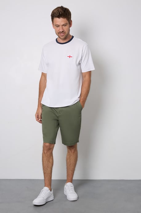 White England Chest Badge Crew Neck T-Shirt - Image 4
