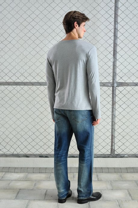 Långärmad T-shirt med knäppkrage, bekväm passform - Image 3