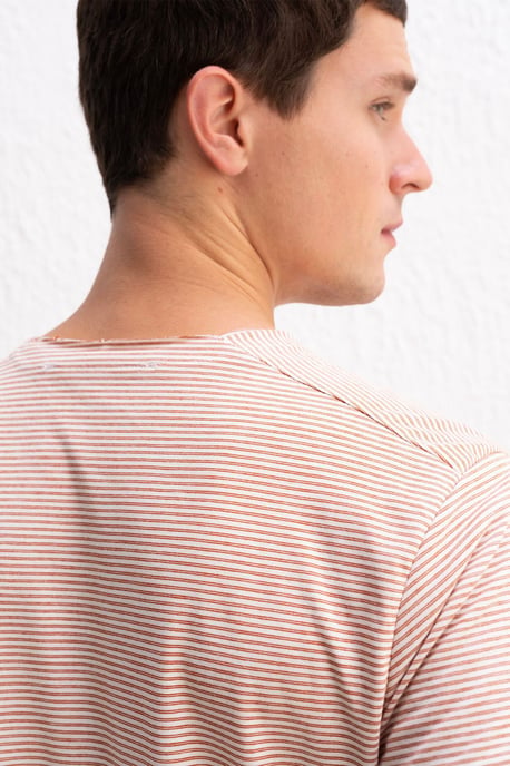 Randig Broderad Rundhalsad T-Shirt - Image 2